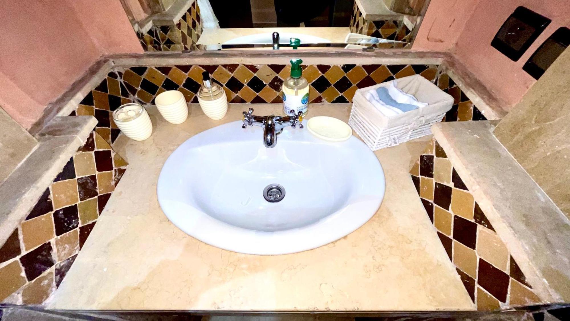 Perle En Plein Gueliz Apartment Marrakesh Bagian luar foto